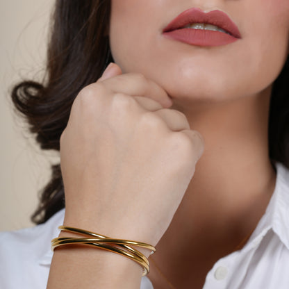 Elegant Gold Adjustable Bracelet