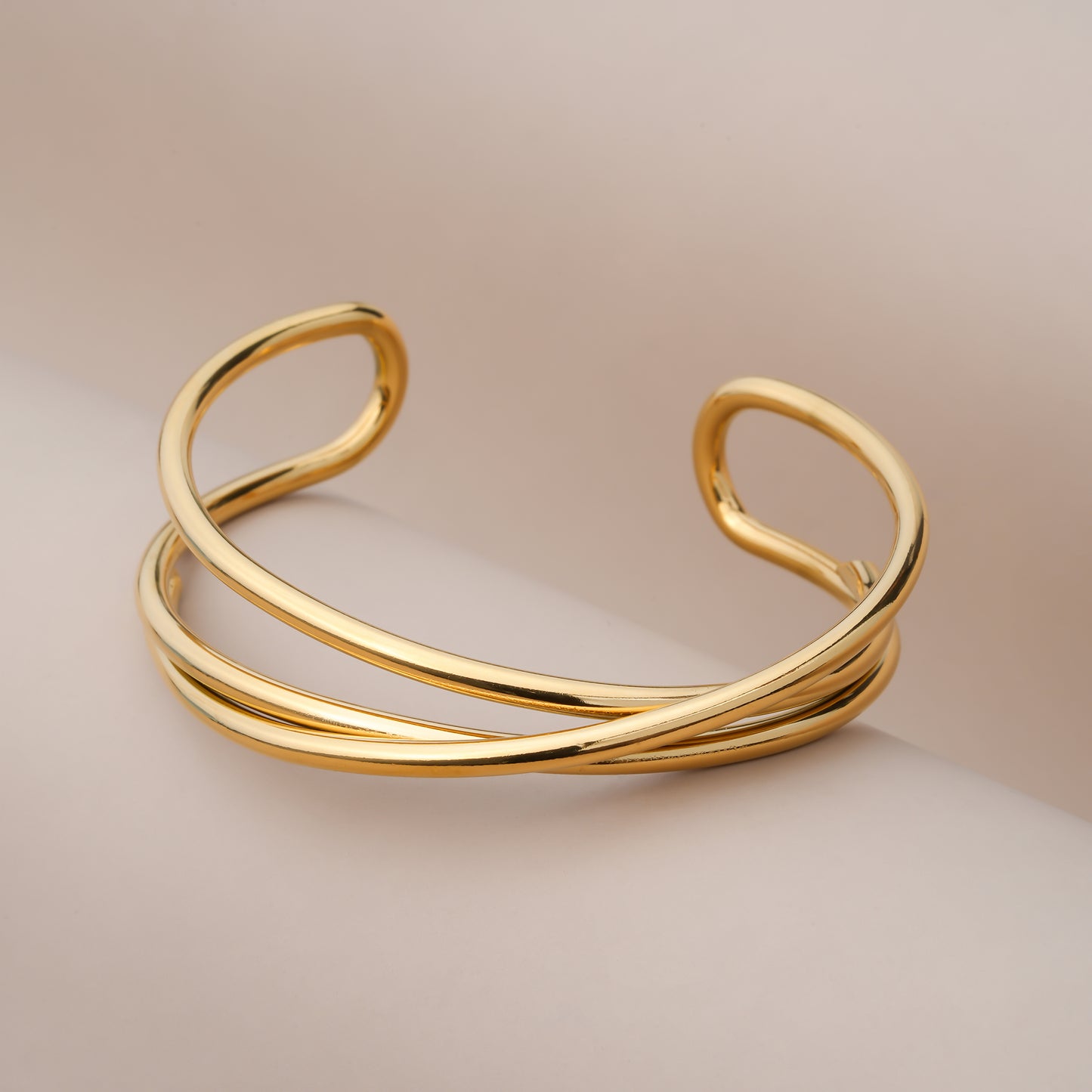 Elegant Gold Adjustable Bracelet