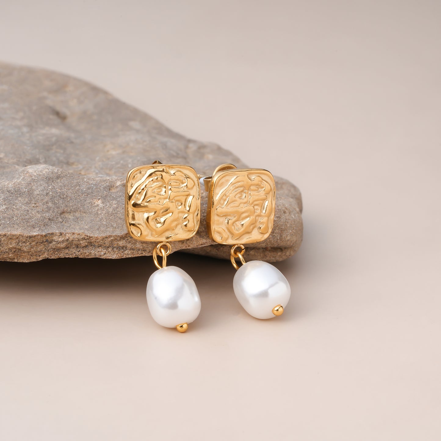 Essential Pearl Drop Earrings